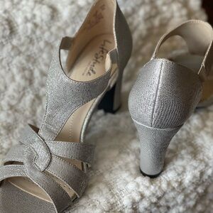 Life Stride Silver Heels Elegant Comfort